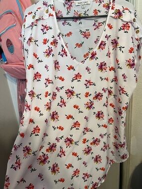 Speed Limit White Floral V-Neck Blouse with Button-Tab Shoulders